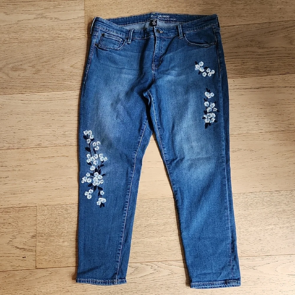 Gap Girlfriend Denim Jeans with Embroidered Flowers - Picture 1 of 10
